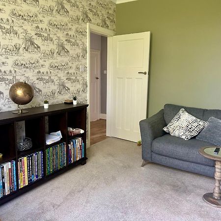 Lovely, Large Double Bedroom With Park View In Home Hazel Grove Esterno foto